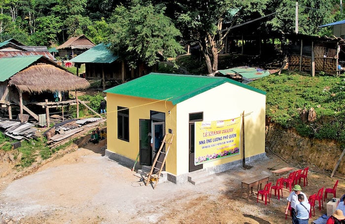 VietnamFinance Foundation: Mang thương yêu về bản nghèo xứ Nghệ