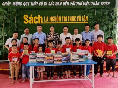 Tạp chí Đầu tư Tài chính tặng sách cho Thư viện Trường Tiểu học Sơn Lộc – Hà Tĩnh